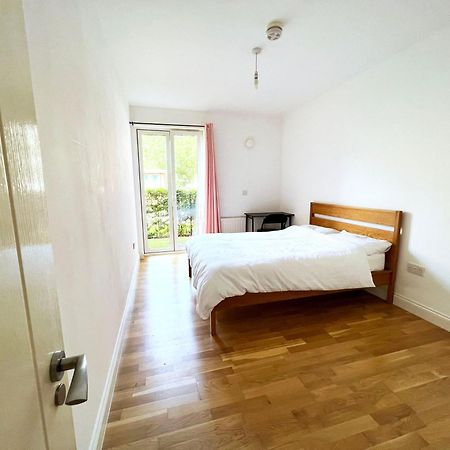 Bedroom 2, Queens Road London Ngoại thất bức ảnh